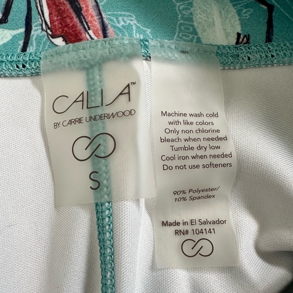 Calia Pattern Capris Leggings - Picture 3 of 3